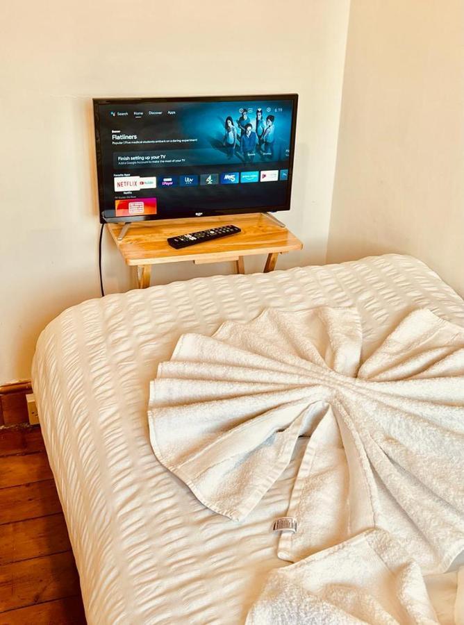 Room With Single Bed London Eksteriør billede